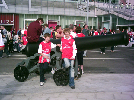 Ben & Luke Morris - Arsenal v Villa - Aug 07